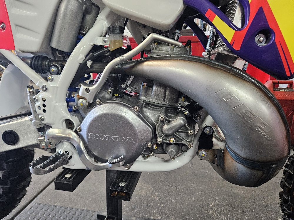 HONDA CR250 – 1995 – RESTORATION SOLD NOW – ONLY FOR DISPLAY - Image 3