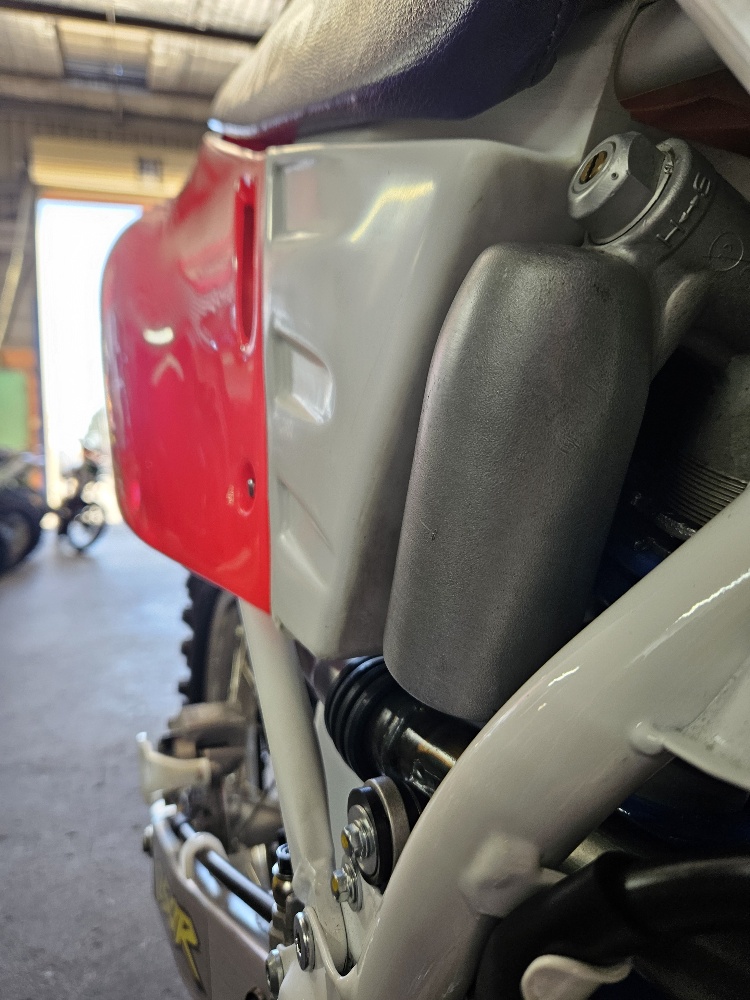HONDA CR250 – 1995 – RESTORATION SOLD NOW – ONLY FOR DISPLAY - Image 6