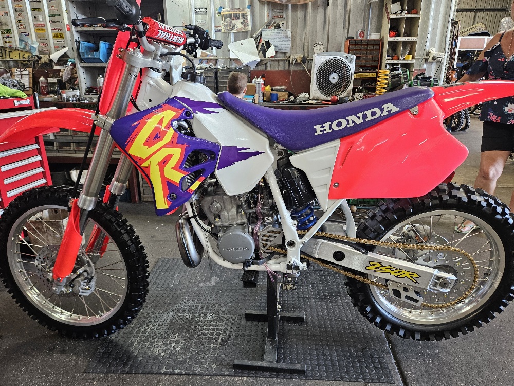 HONDA CR250 – 1995 – RESTORATION SOLD NOW – ONLY FOR DISPLAY - Image 2
