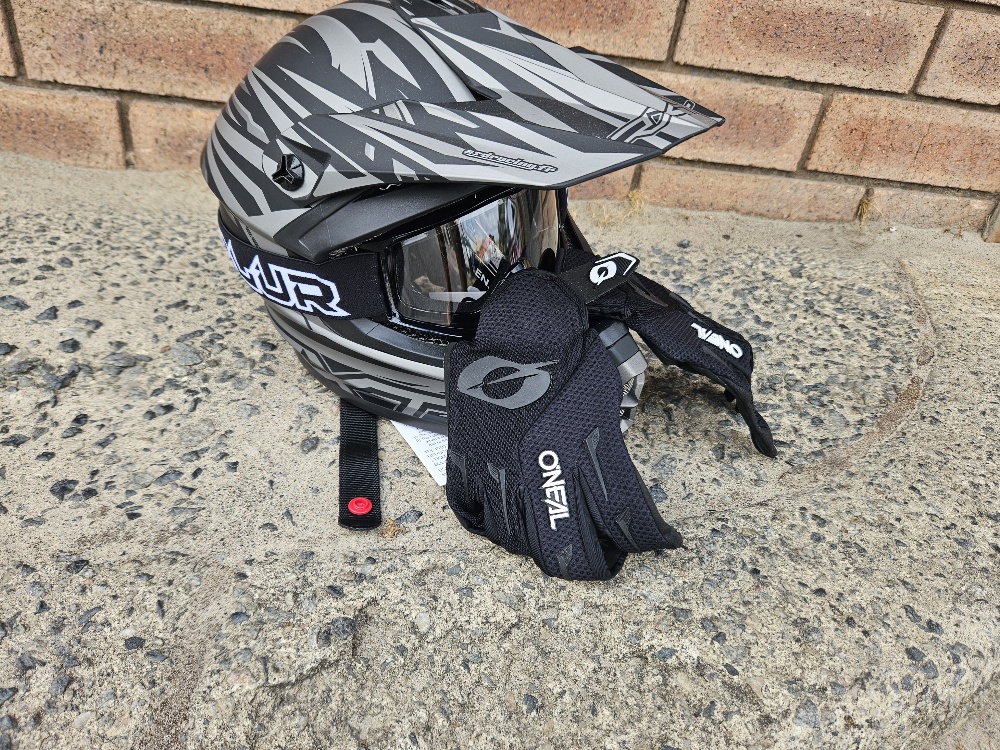 Xmas Layby Package 2. Kids Crossfire Cf50cc Bike, Training Wheels And Riding Gear All For - Dirt Zaro Moto